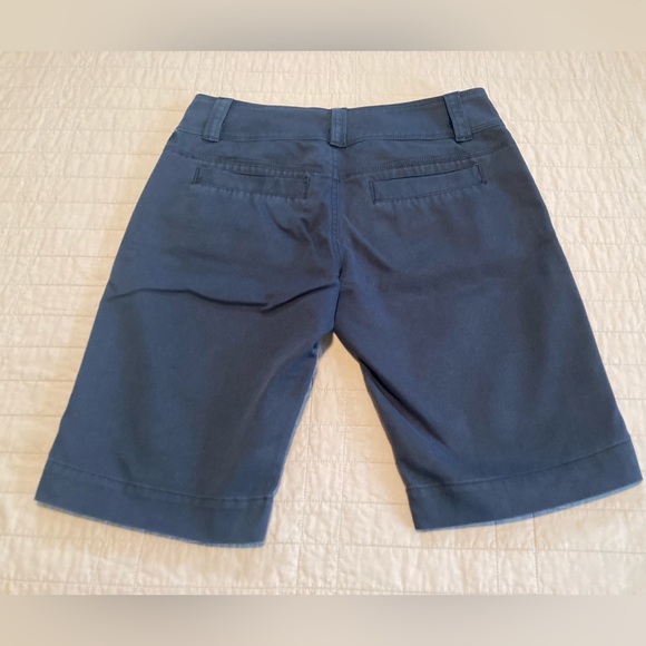 2/$10 - Lole modern style Black shorts - Size 8 - Picture 7 of 14